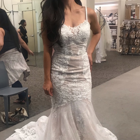 Lace mermaid wedding dress - Picture 7 of 8